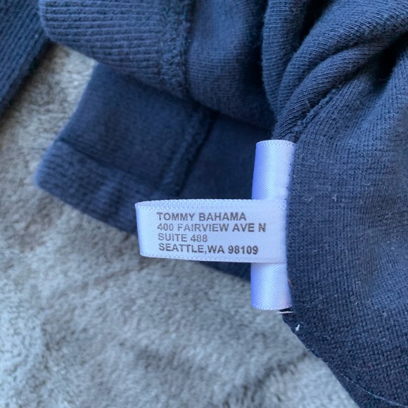 Men’s Tommy Bahama Split Crew Neck Sweater🐬 - Picture 8 of 10